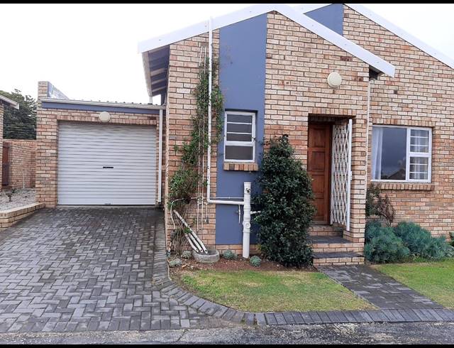 2 BEDROOM TOWNHOUSE RENTED IN SOUTH END